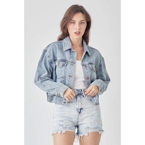 RISEN Light Rinse Distressed Button Down Cropped Denim Jacket NEW Misses - Picture 1 of 8